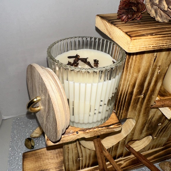 CINNAMON CLOVE, SCENT UNLEASHED, HAND POURED SCENTED CANDLES. - Picture 1 of 4